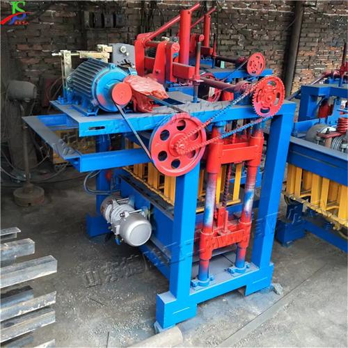 选择砌块成型机厂家时,应该注意哪些事项?