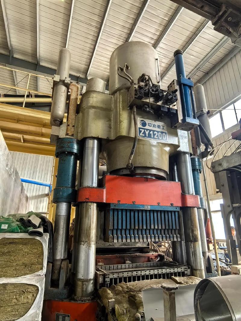 水泥砖机械设备制砖成型周期是多长时间?与普通水泥砖机相比优势在哪里...