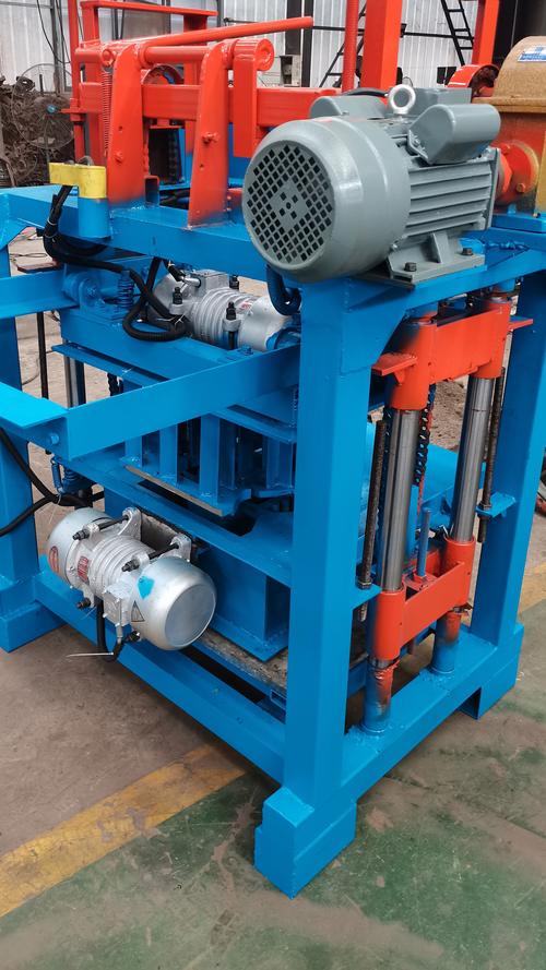 免烧砖机操作规程之免烧砖机设备的工作原理