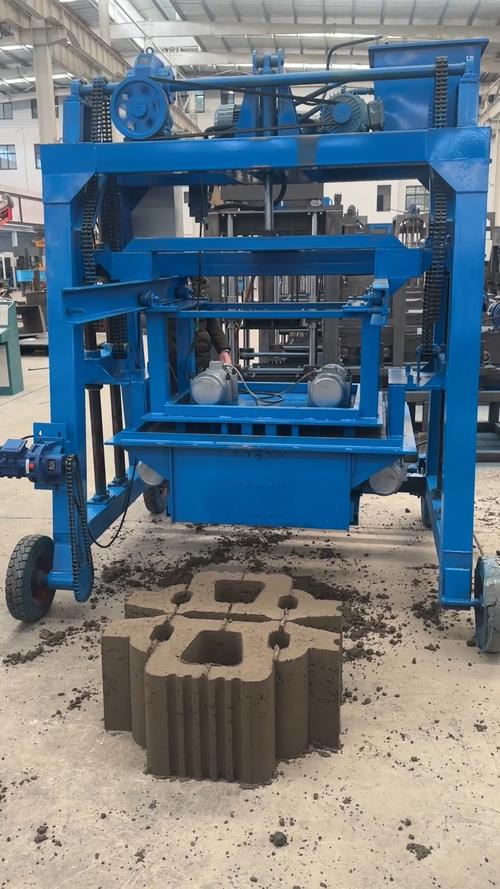 QTJ4-25型砌块成型机工作原理?