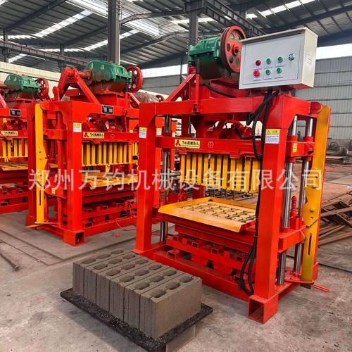 QTJ4-25型砌块成型机工作原理?