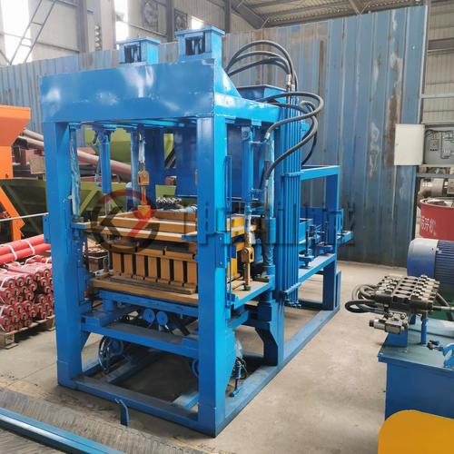 QT4-15D型砌块成型机产品介绍